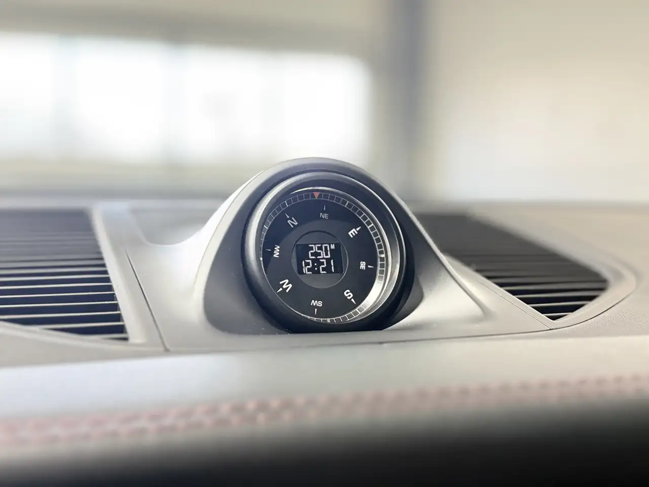 Porsche Macan photo Porsche Macan