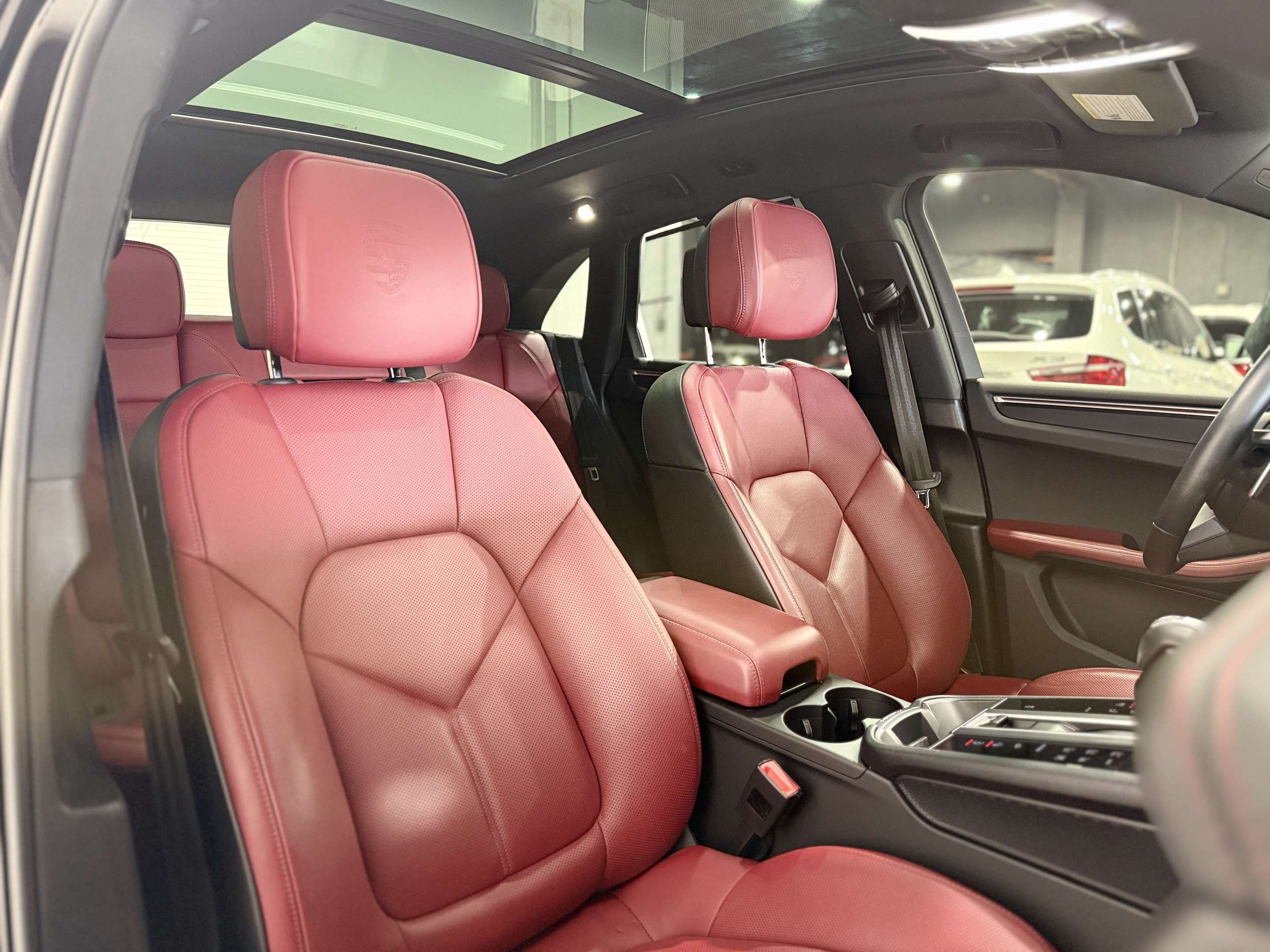 2022 Porsche Macan Base thumb 16