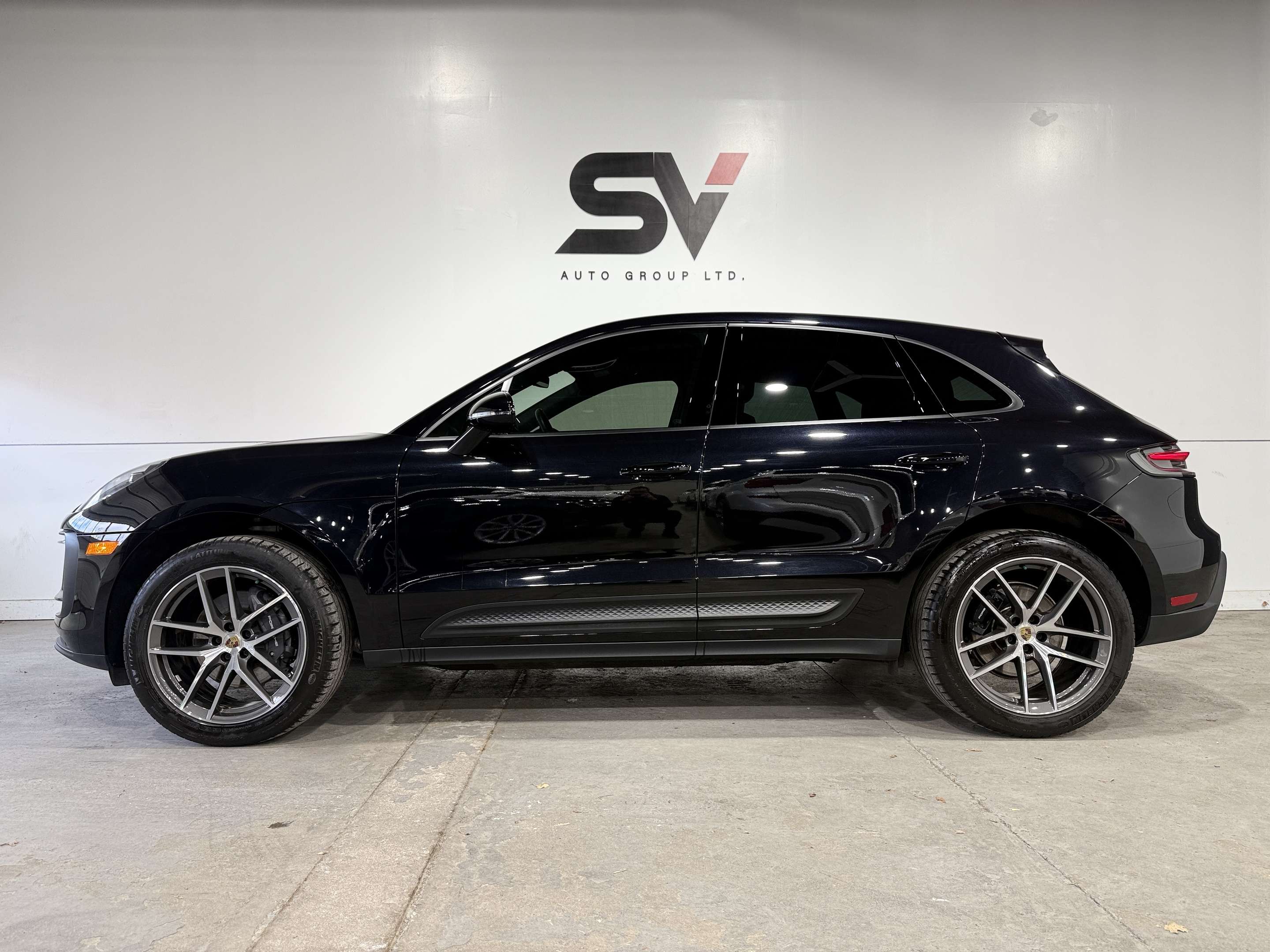 2022 Porsche Macan Base alt 2