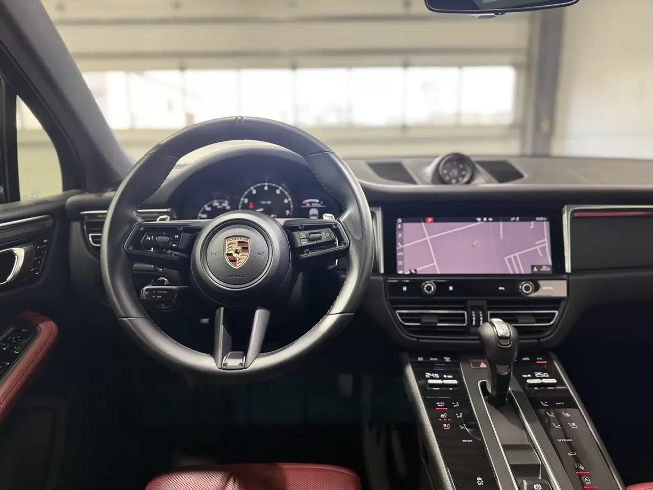 Porsche Macan photo Porsche Macan