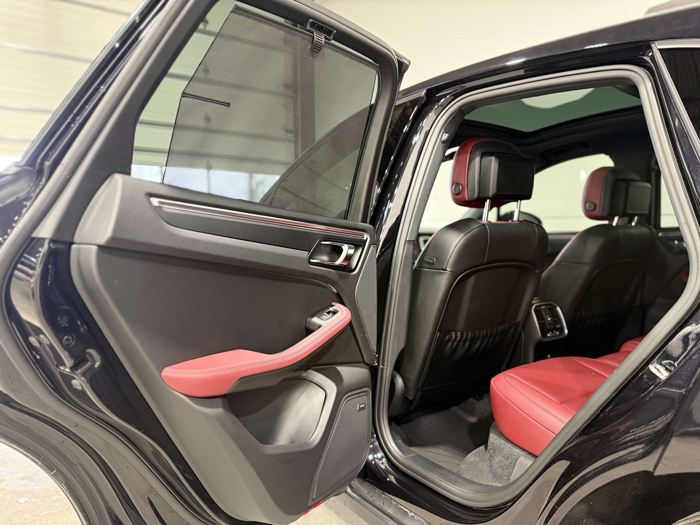 2022 Porsche Macan Base thumb 41