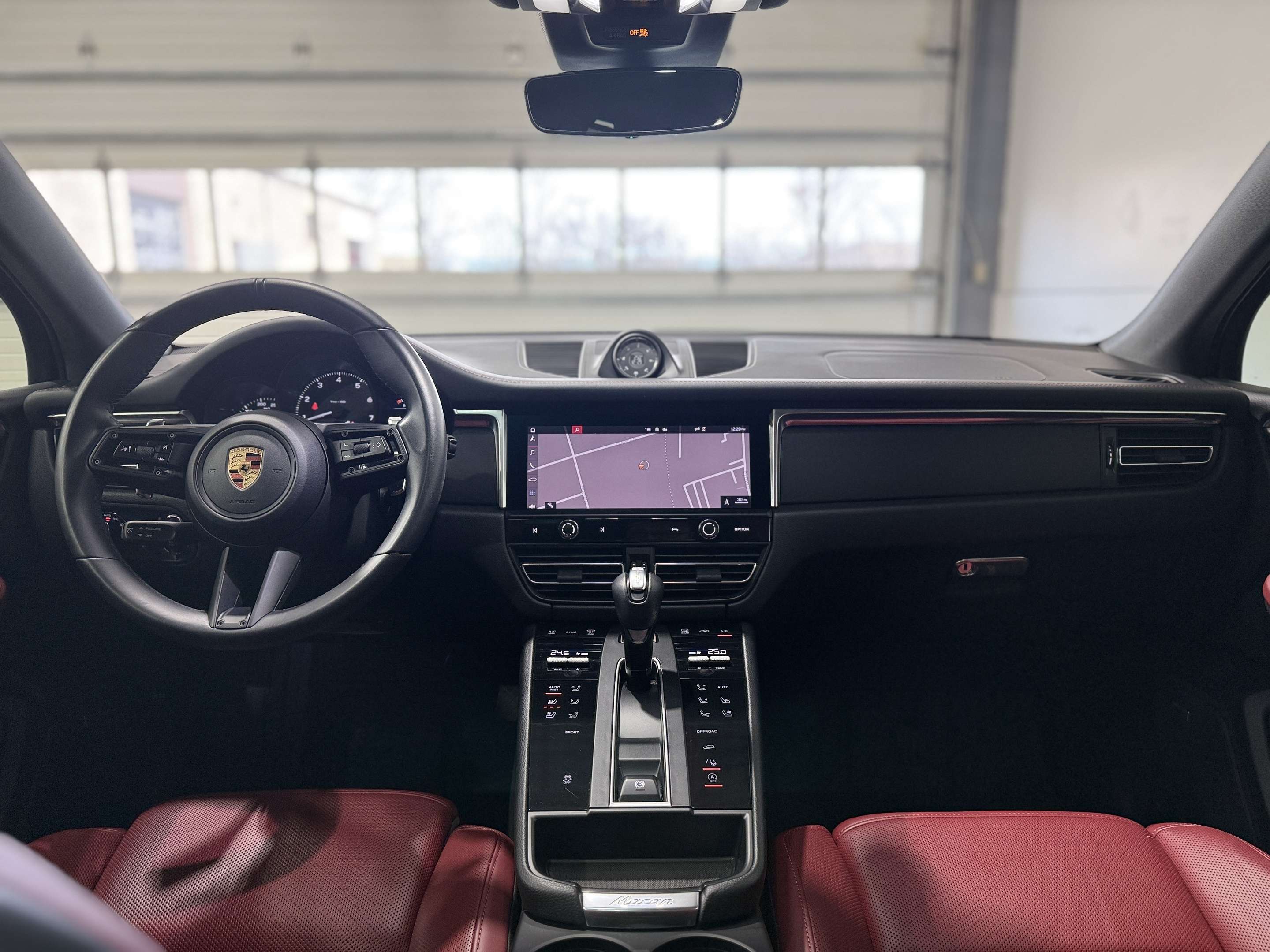 2022 Porsche Macan Base thumb 18