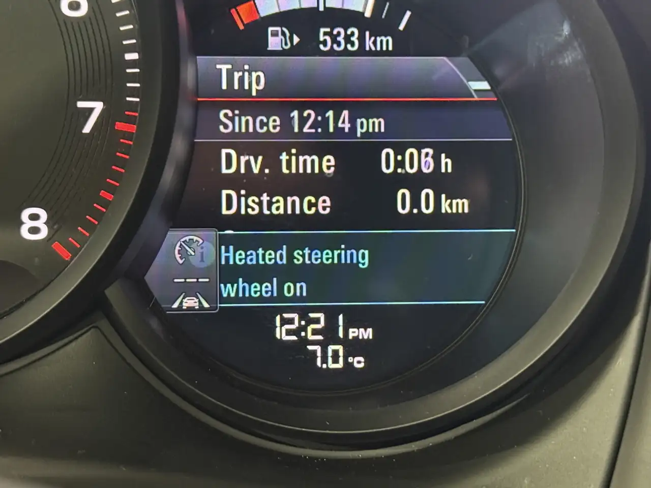 Porsche Macan photo Porsche Macan
