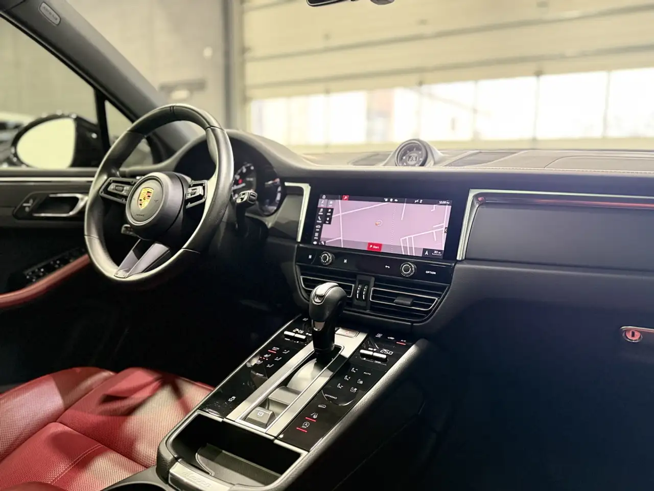 Porsche Macan photo Porsche Macan