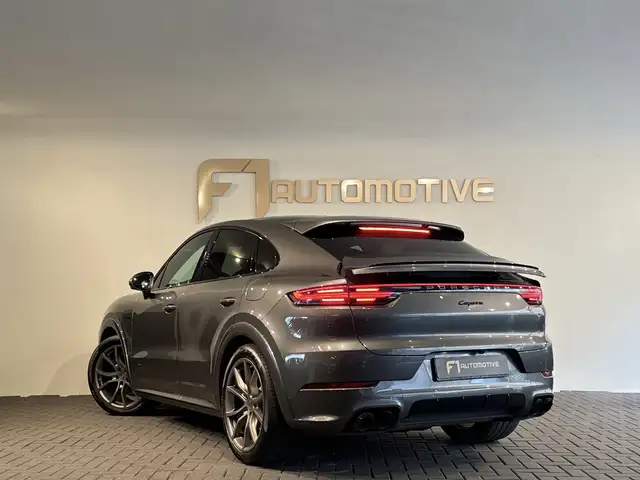 Porsche Cayenne view 5