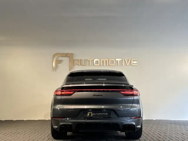 Porsche Cayenne view 6