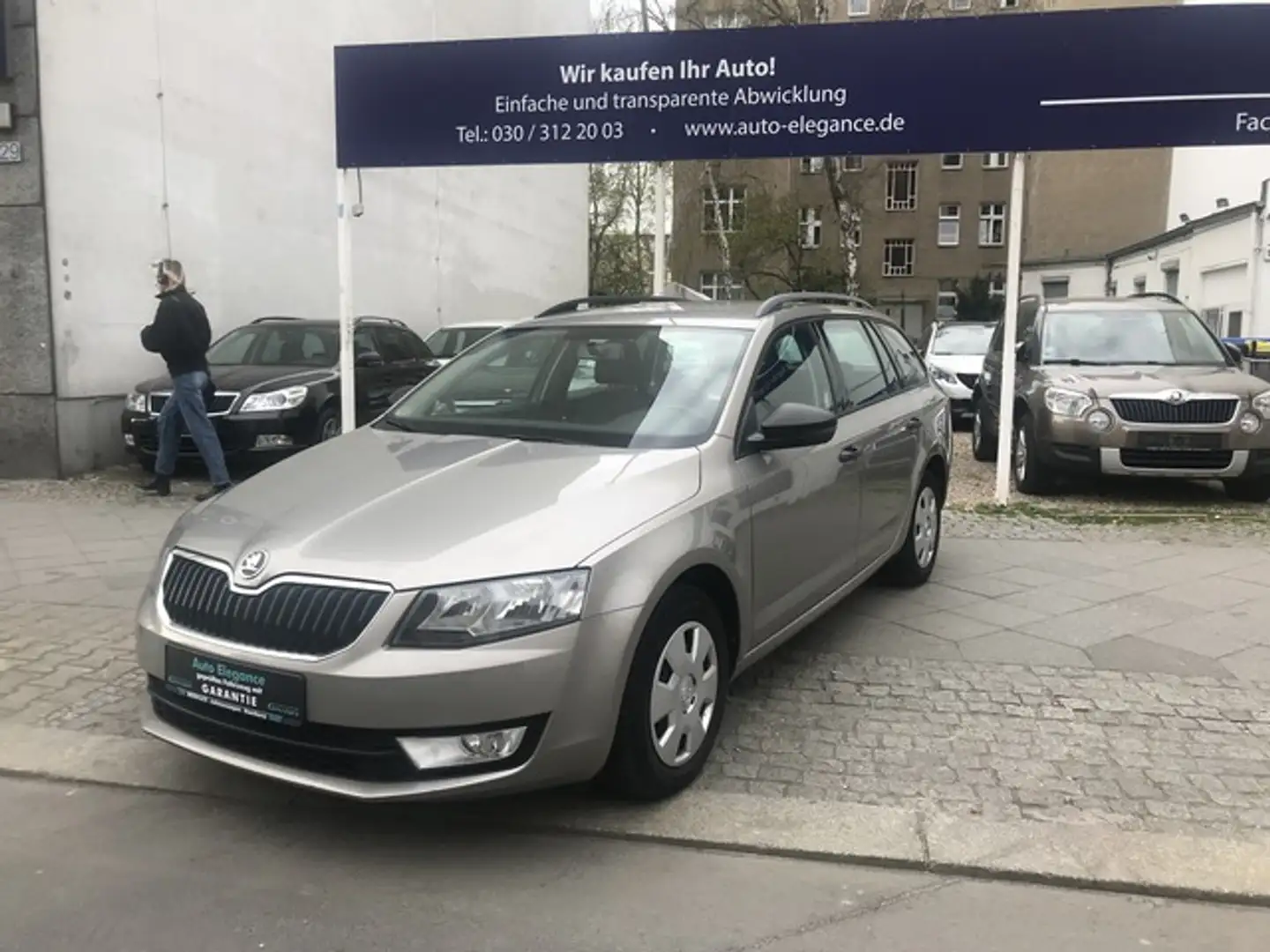 Skoda Octavia 1.2 TSI Ambition Combi.1.Hand,NAVI,PDC, 2 JAHRE VO Beige - 2