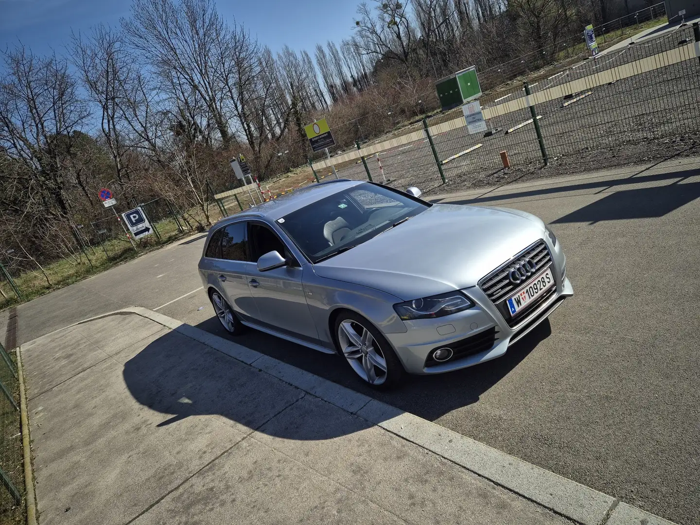 Audi A4 Avant 2,0 TFSI quattro - 1