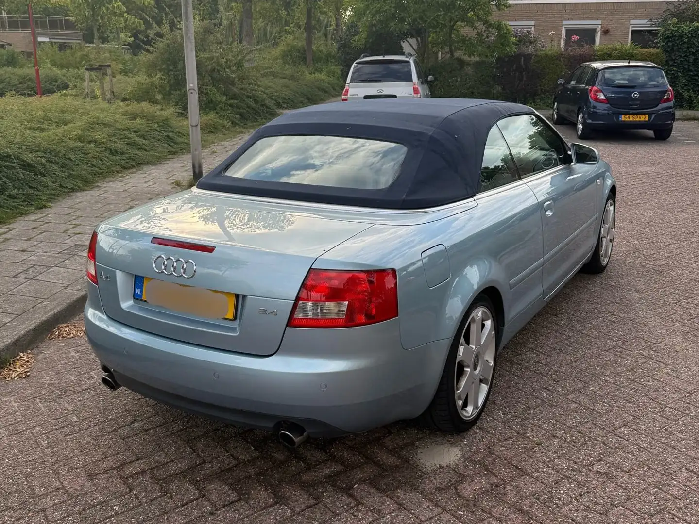 Audi A4 A4 2.4 V6 Exclusive Blauw - 2