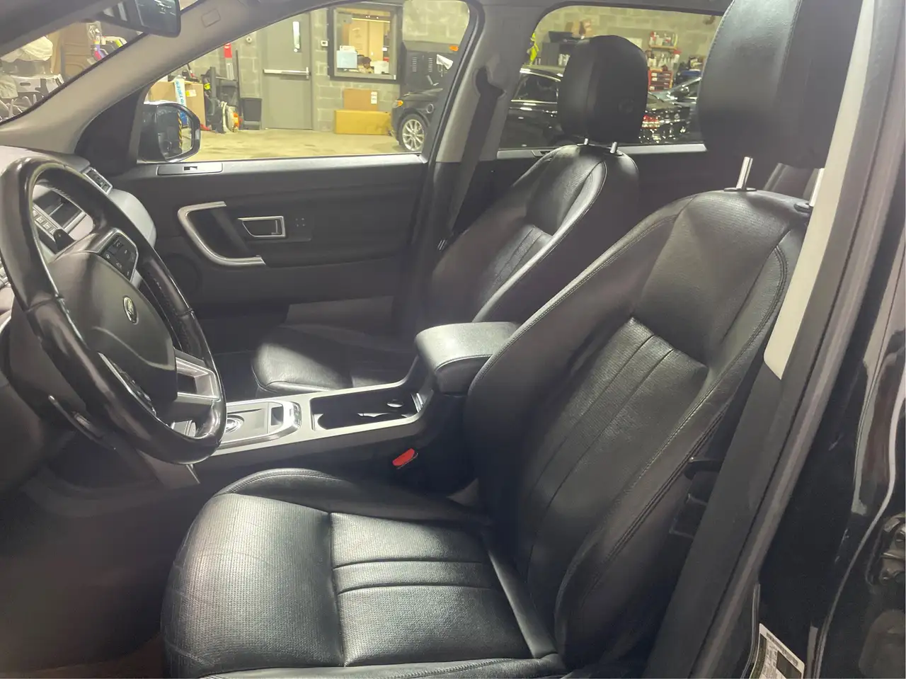 Land Rover Discovery Sport снимка Land Rover Discovery Sport