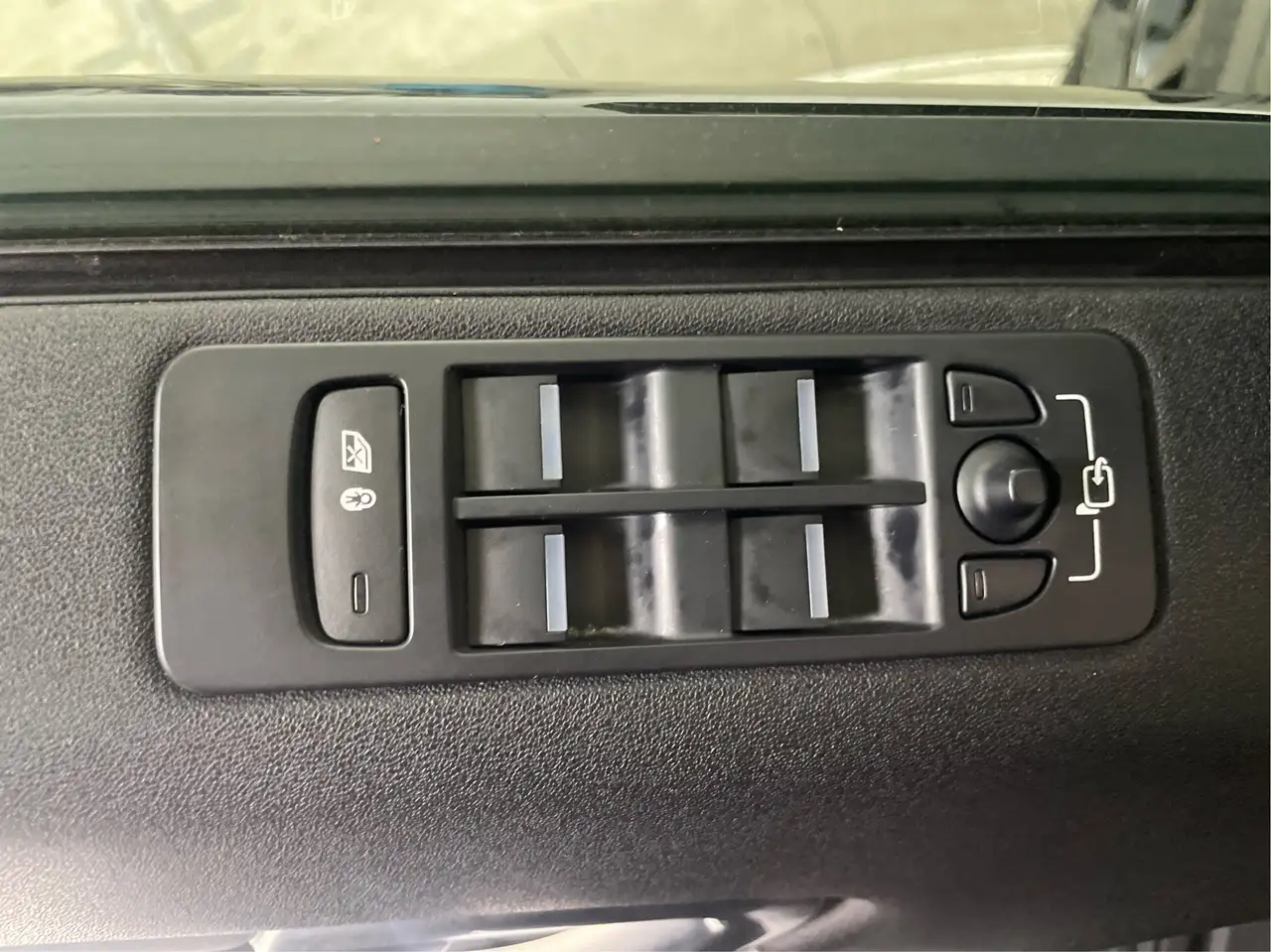 Land Rover Discovery Sport снимка Land Rover Discovery Sport