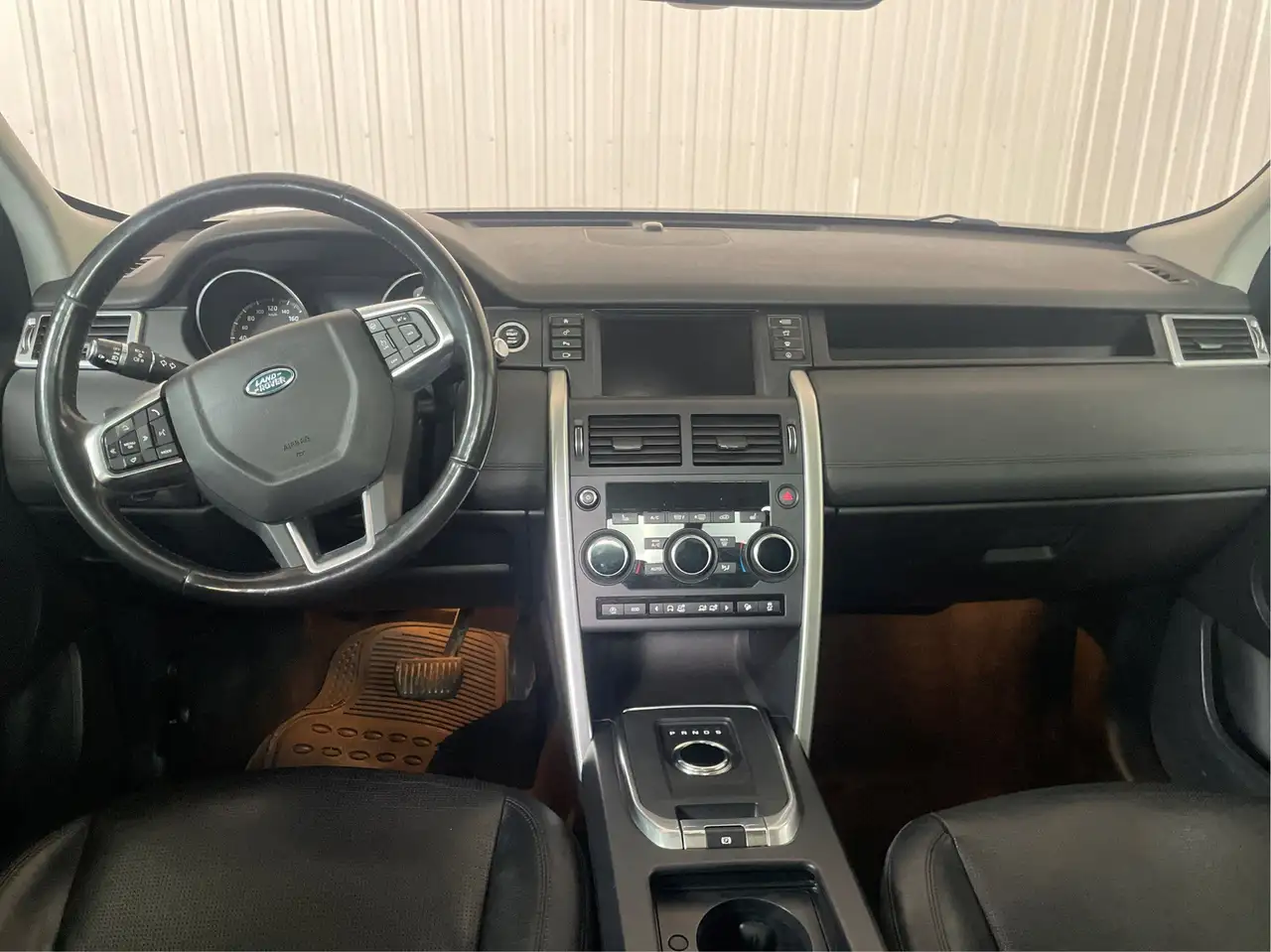 Land Rover Discovery Sport снимка Land Rover Discovery Sport
