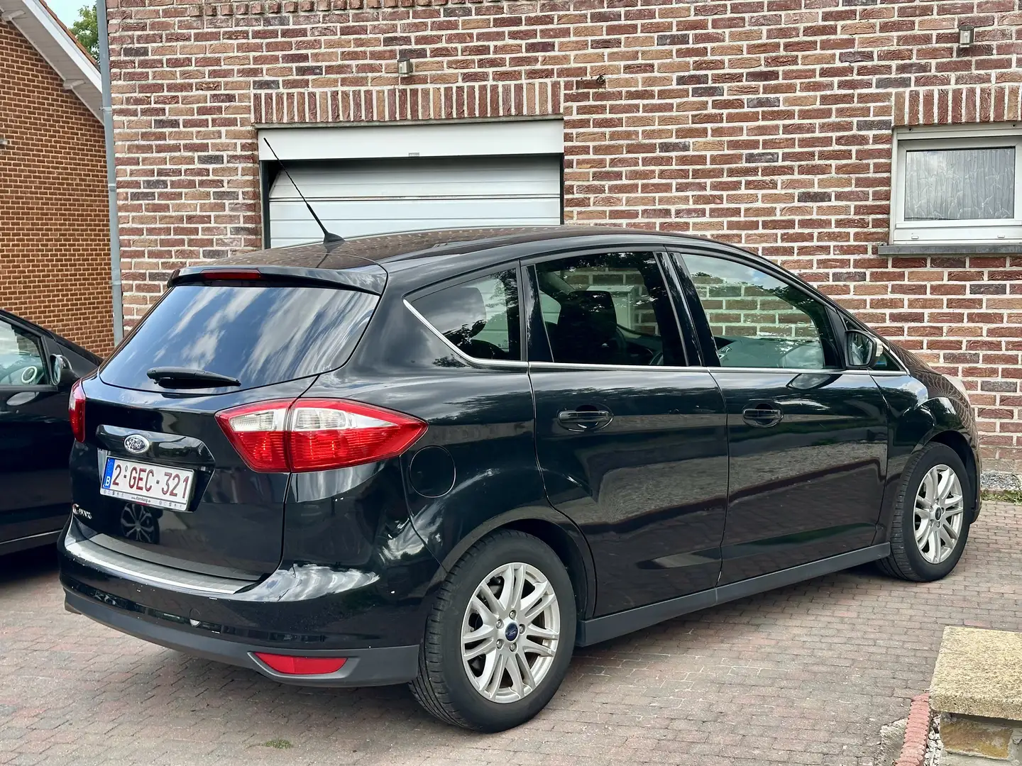 Ford C-Max 2.0 TDCi boite Auto prete à immatriculer Zwart - 2