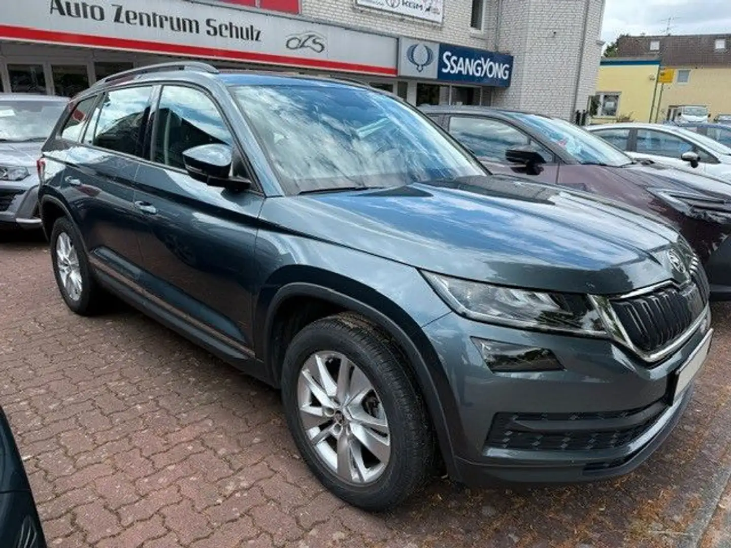 Skoda Kodiaq KODIAQ 1,4 TSI AMBITION ACT DSG NAVI WKR AHK Grau - 1