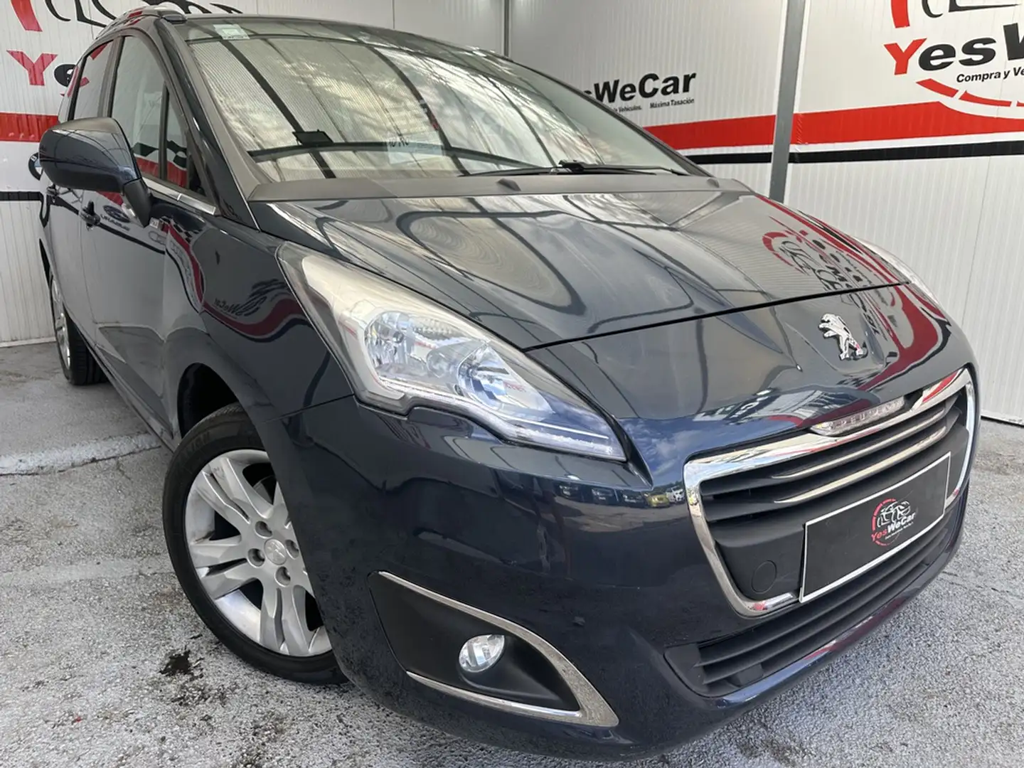 Peugeot 5008 2.0 BlueHDi Style 7 pl. 150 Blau - 1