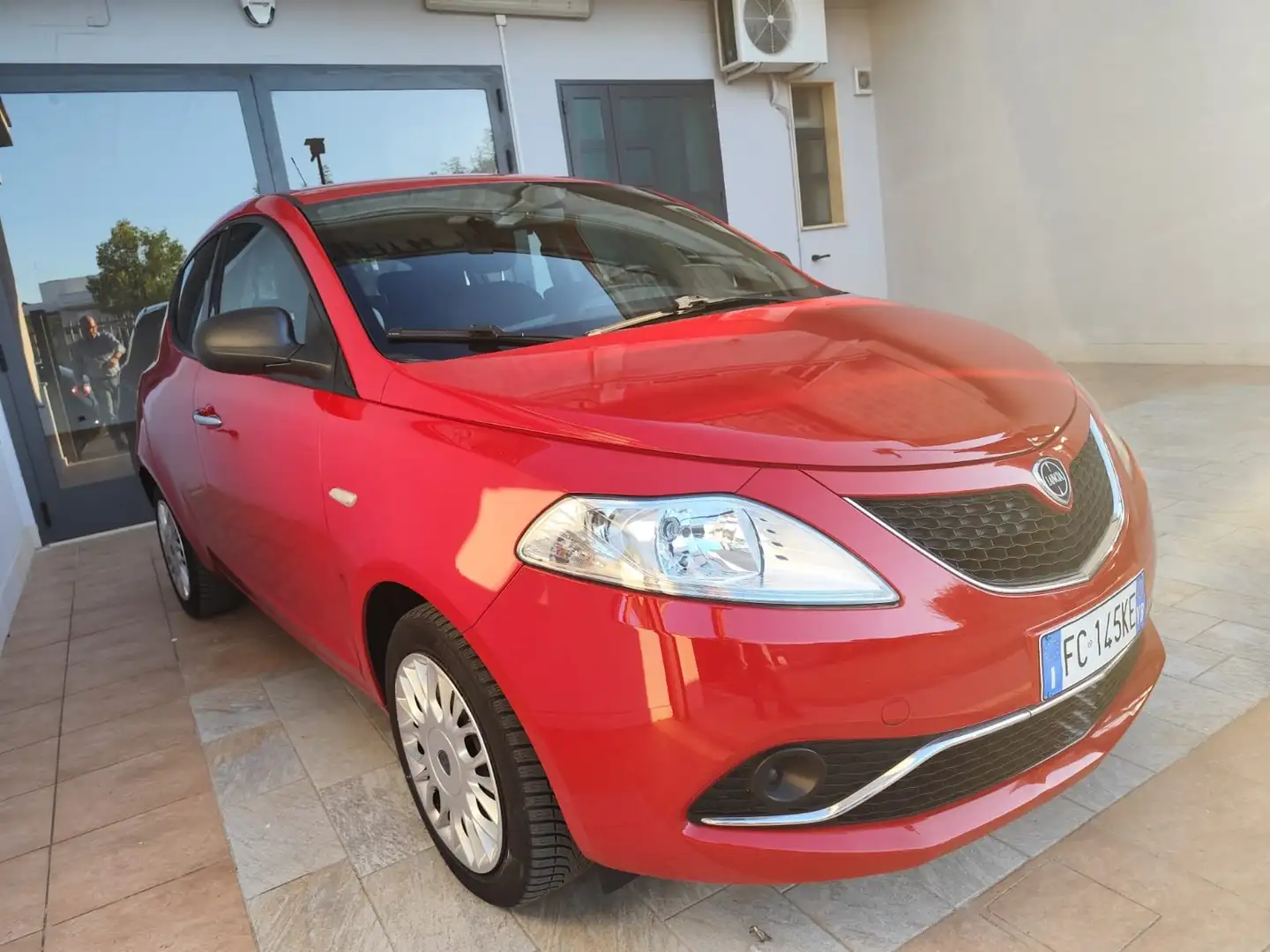Lancia Ypsilon Ypsilon III 2011 1.2 69  cv Rot - 1