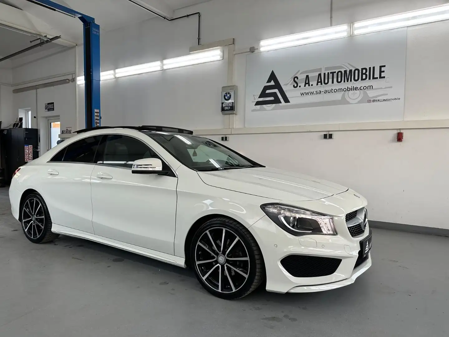 Mercedes-Benz CLA 200 AMG*Panorama*BiXenon*Pdc* Wit - 1