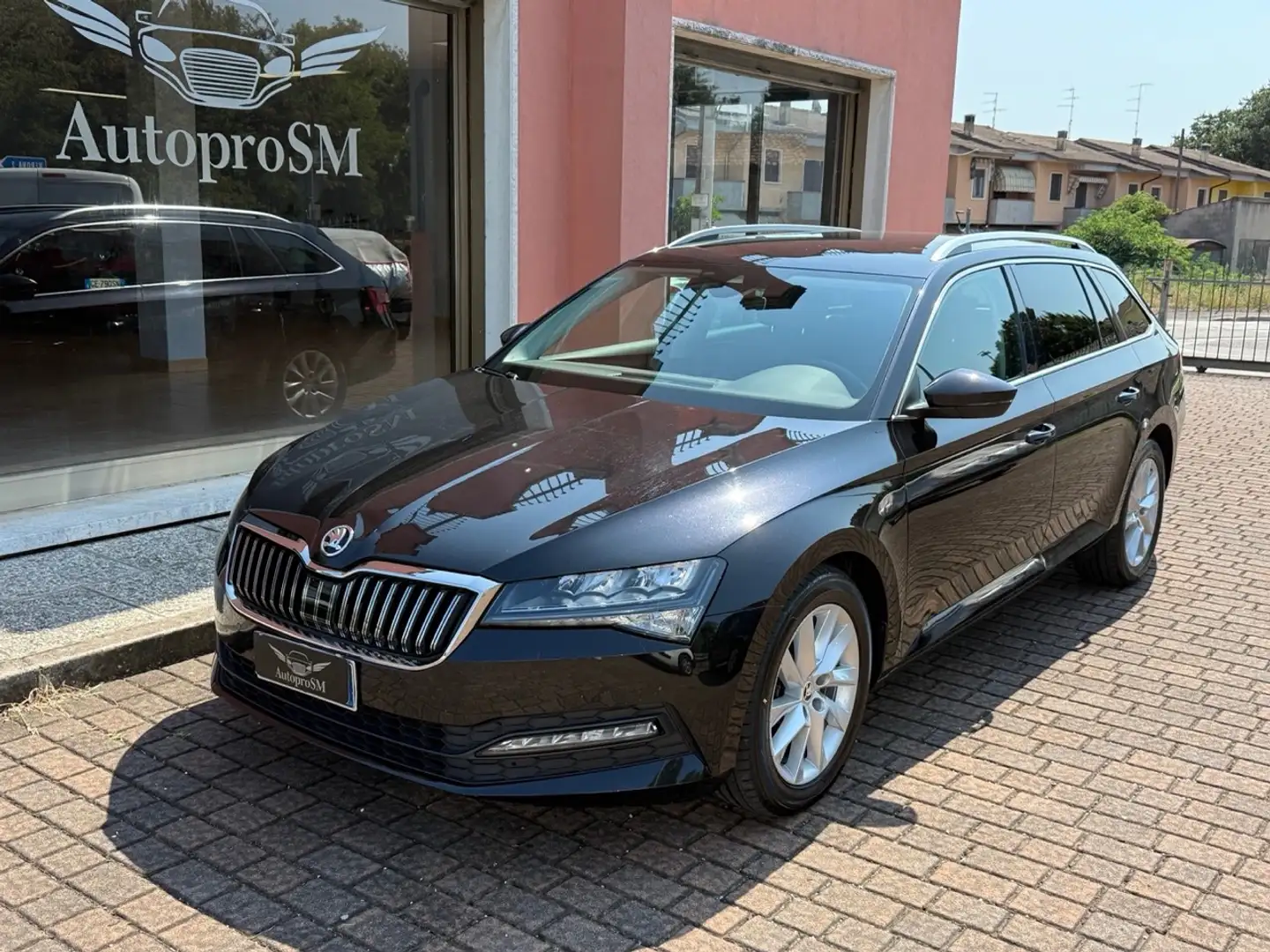 Skoda Superb Superb  Wagon 1.6 tdi Executive 120cv dsg UNIPRO Noir - 1