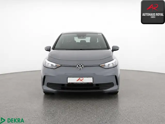 Volkswagen Id.3 view 8