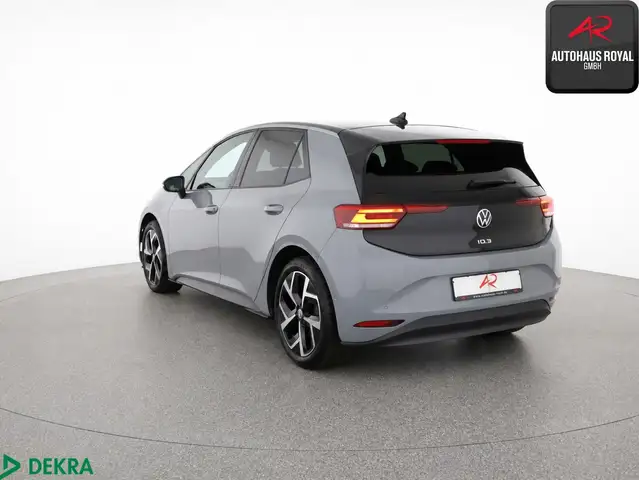 Volkswagen Id.3 view 3