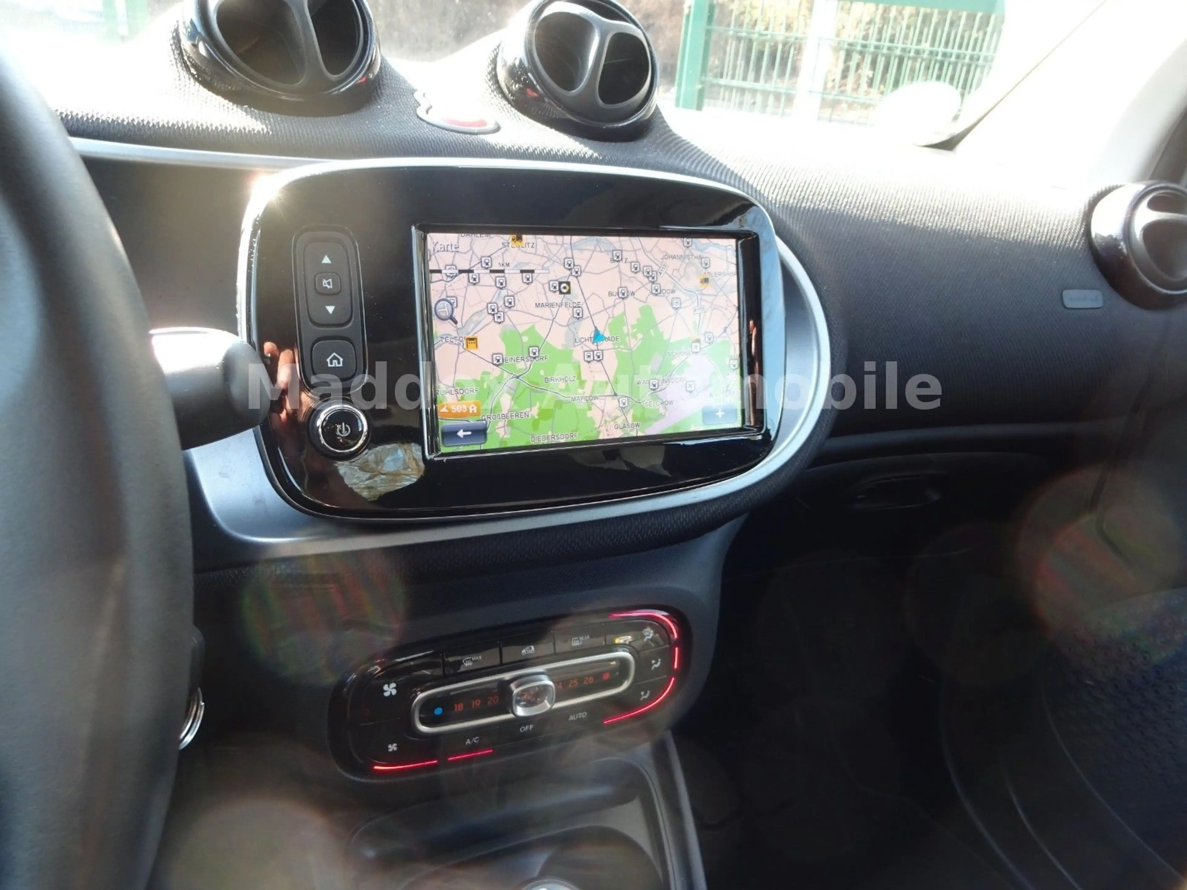 smart forTwo coupe,Navi,LED,Pano,SHZ,Allwetterreifen — photo 15