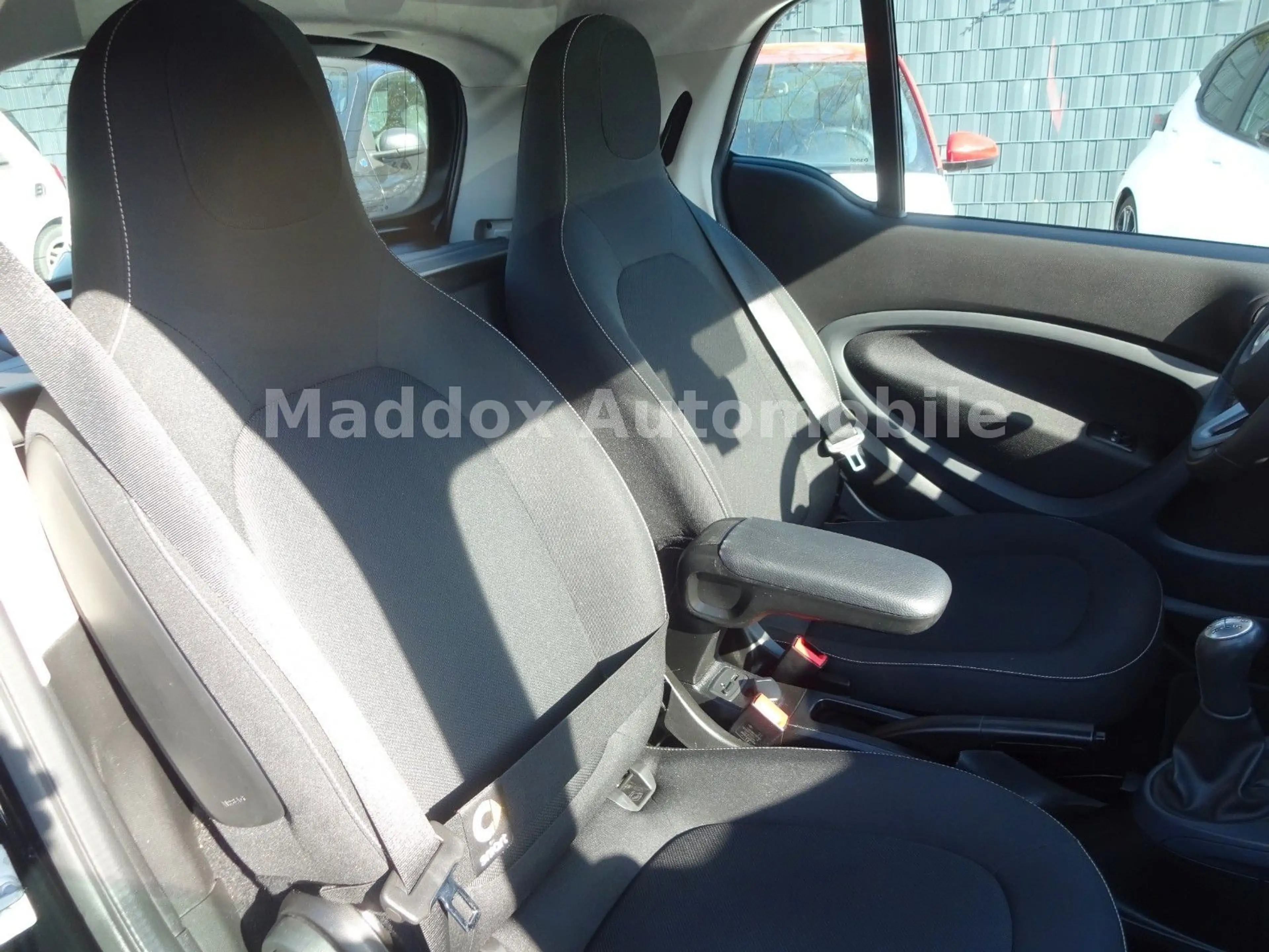 smart forTwo coupe,Navi,LED,Pano,SHZ,Allwetterreifen — photo 9