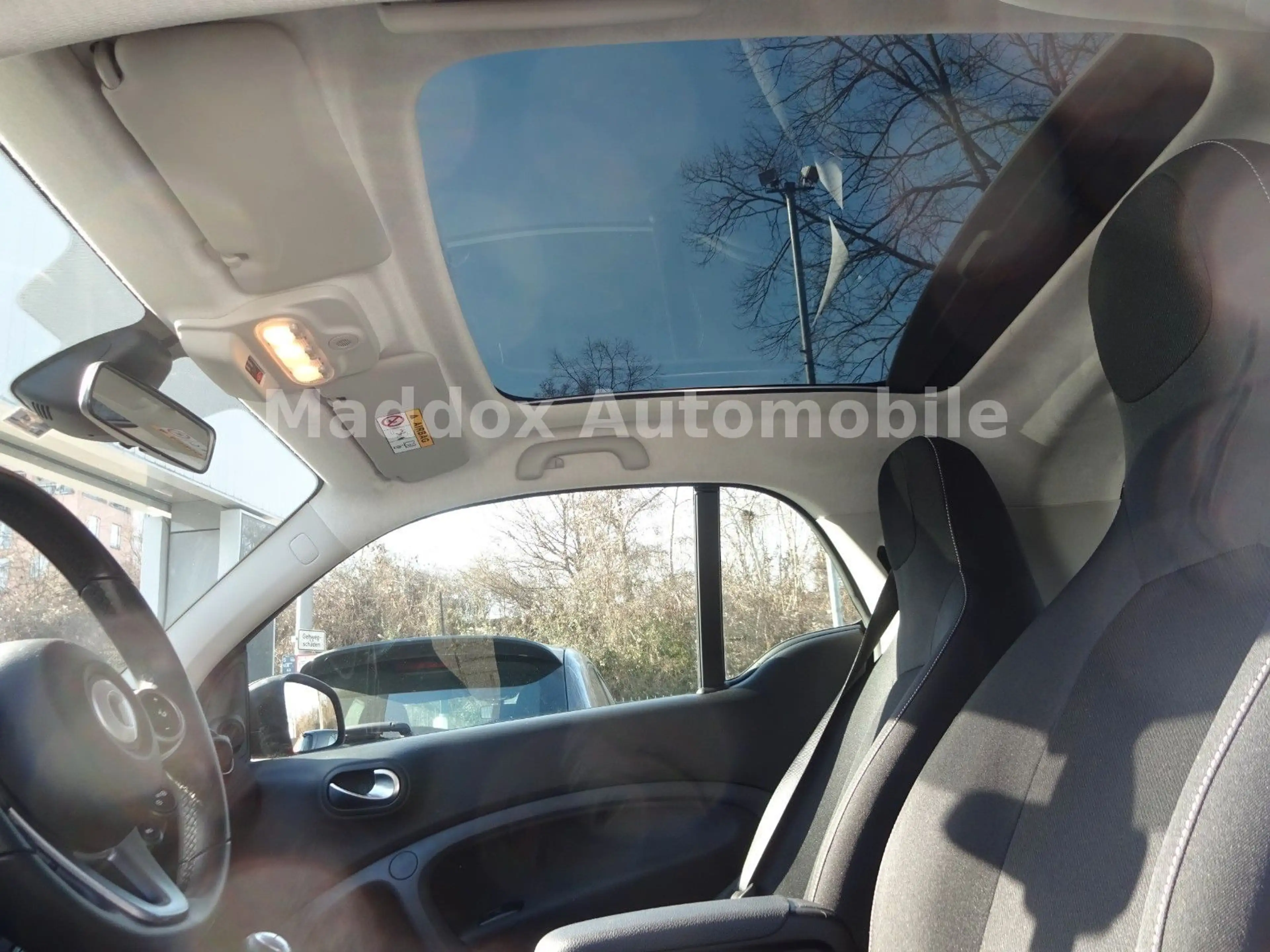 smart forTwo coupe,Navi,LED,Pano,SHZ,Allwetterreifen — photo 13