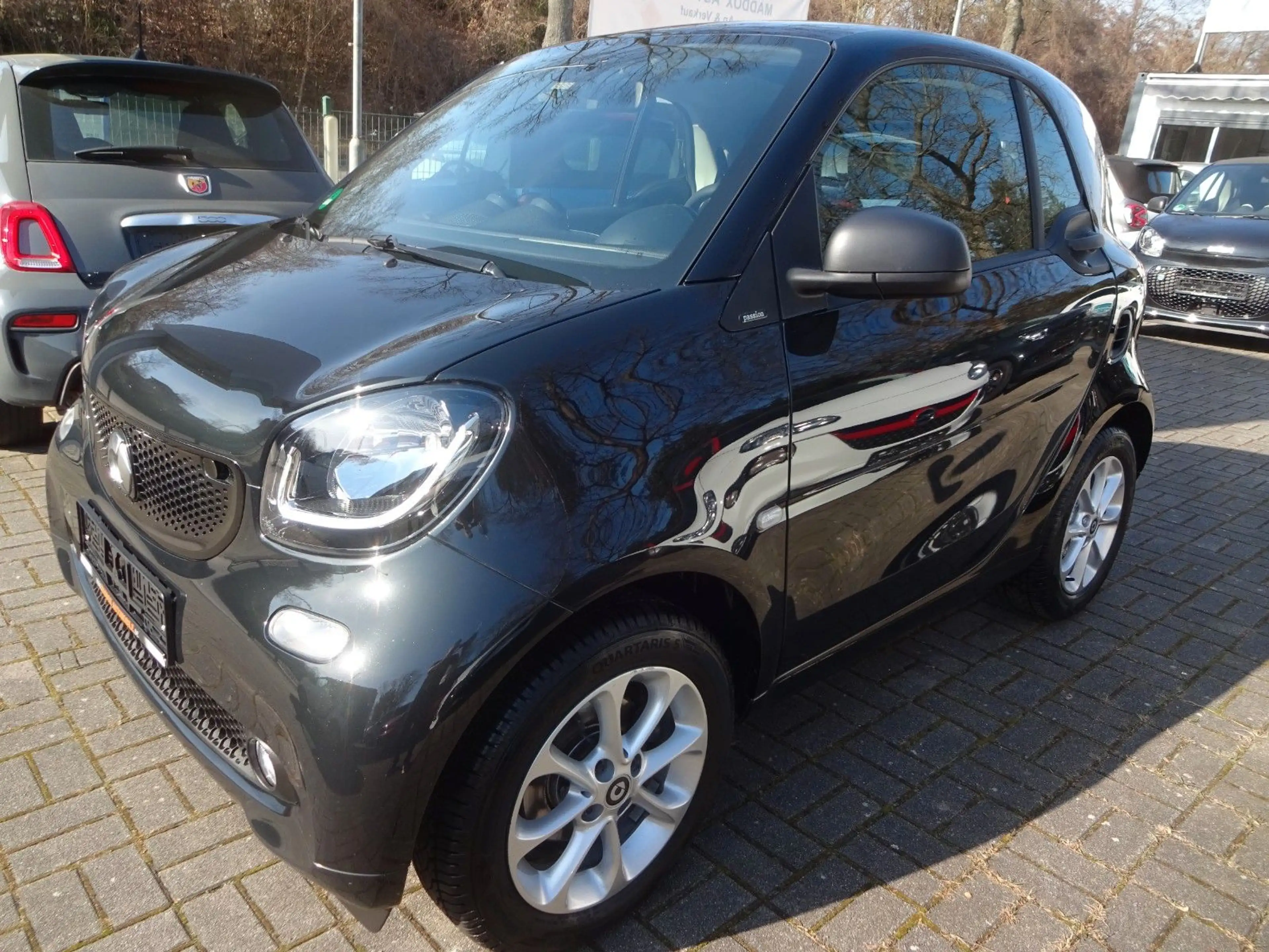smart forTwo coupe,Navi,LED,Pano,SHZ,Allwetterreifen — photo 4