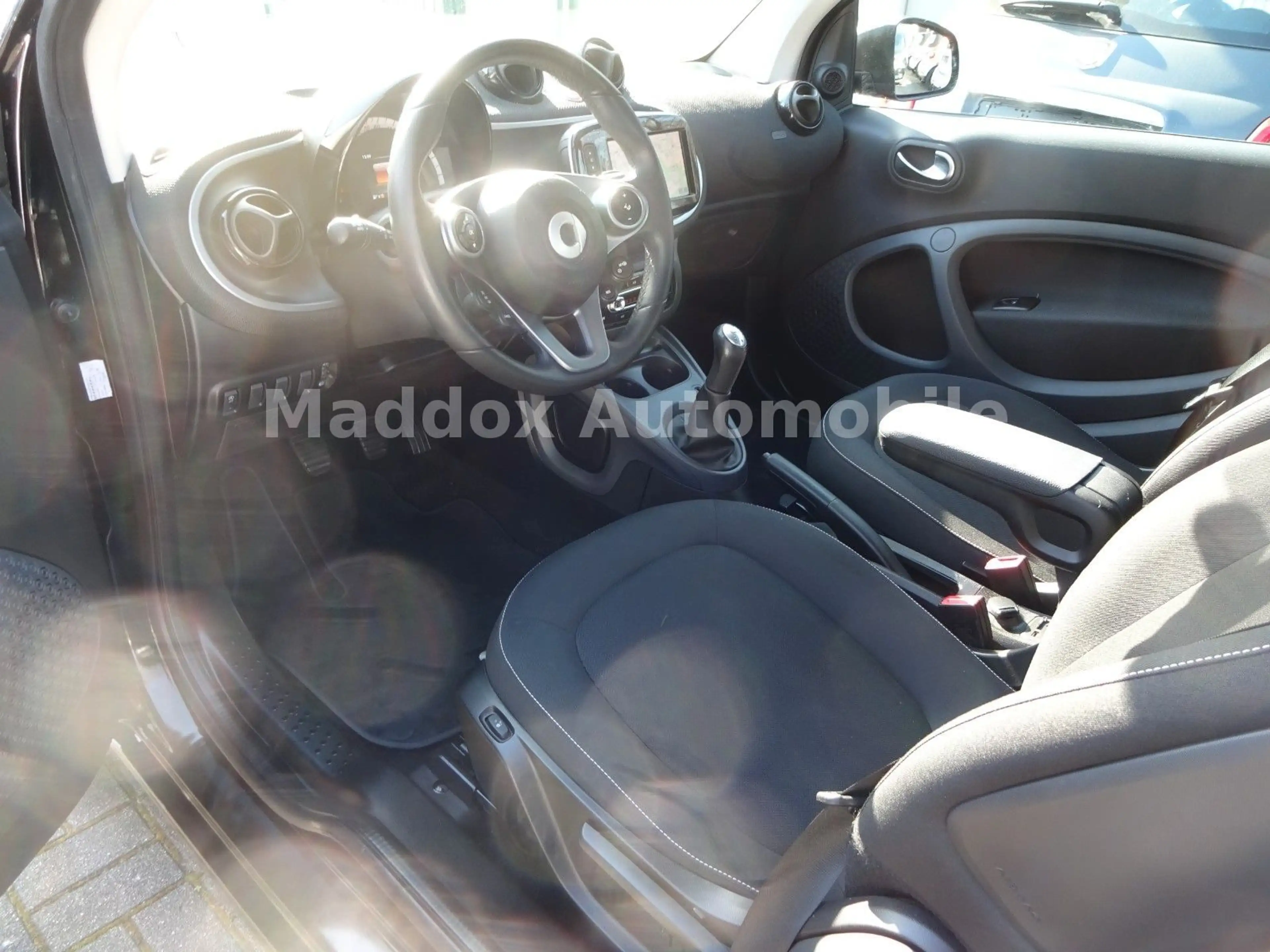 smart forTwo coupe,Navi,LED,Pano,SHZ,Allwetterreifen — photo 12