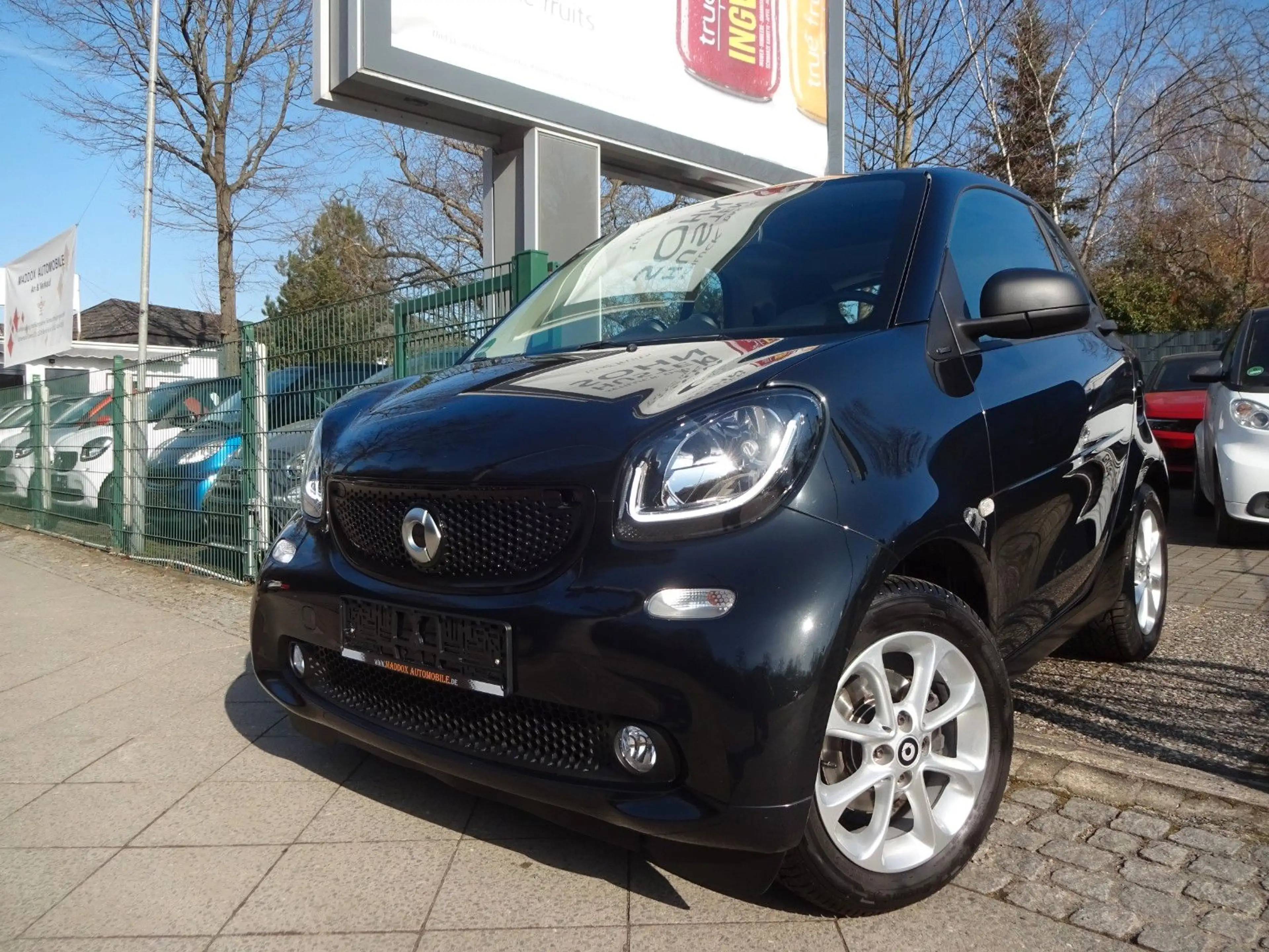 smart forTwo coupe,Navi,LED,Pano,SHZ,Allwetterreifen