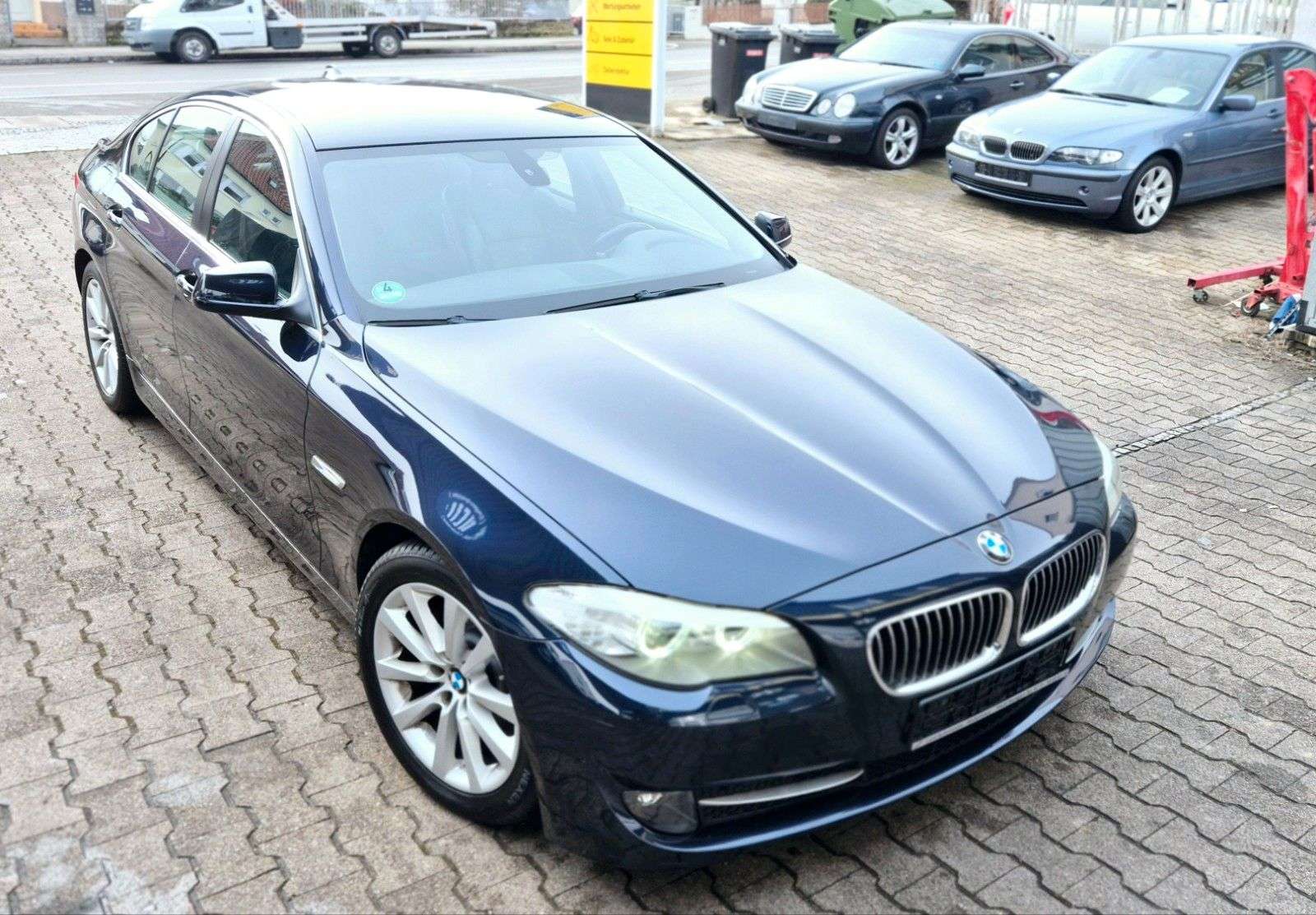BMW 523
