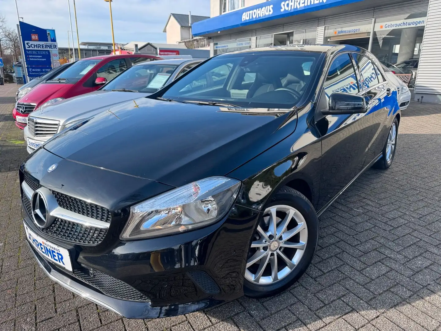 Mercedes-Benz A 180 BlueEff.*Business Schwarz - 1
