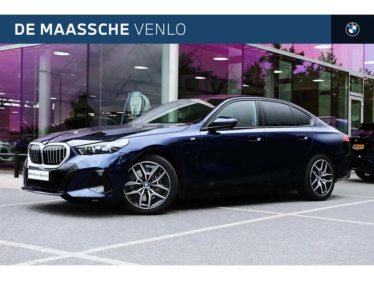 BMW 550 5 Serie 550e xDrive M Sport Automaat / Panoramadak Bleu - 1