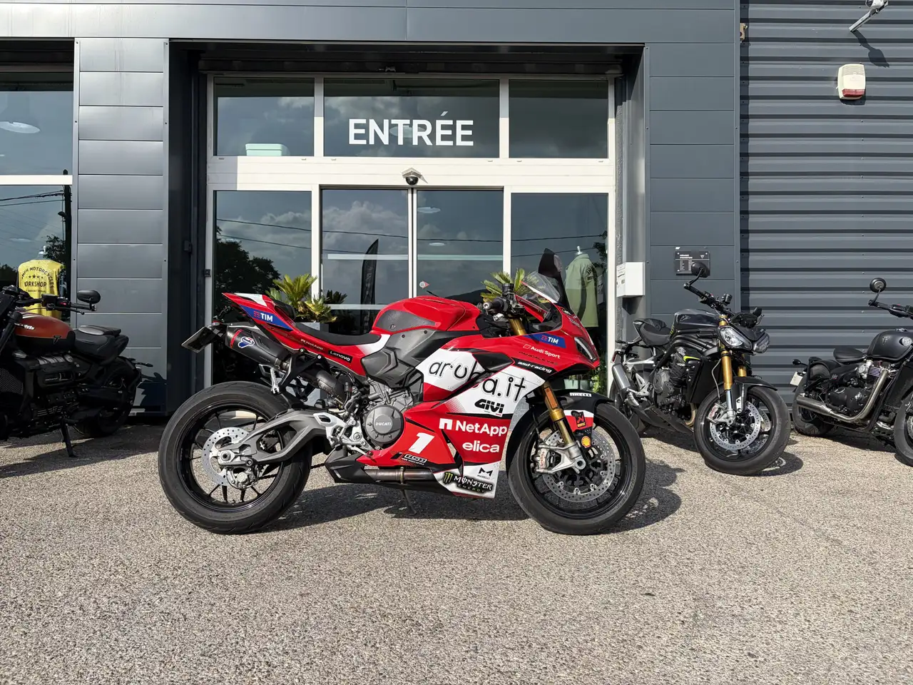 Ducati Panigale V2
