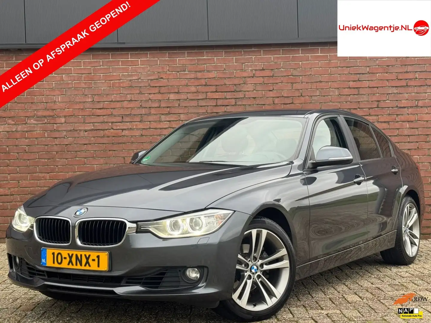 BMW 320 3-serie 320i HIGH EXECUTIVE | NL-AUTO! | DEALER OH Grau - 1