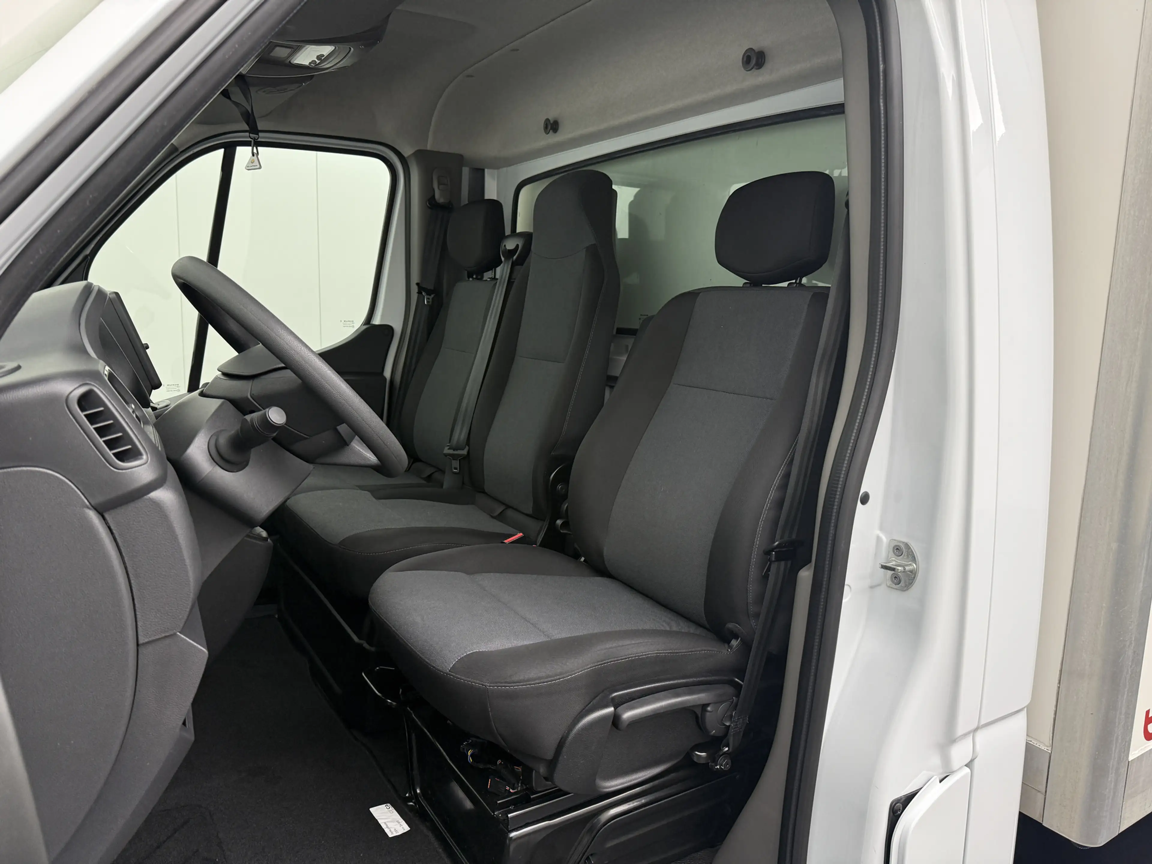 Nissan Interstar 2.3DCI 165PK Dubbellucht Bakwagen+Laadklep | Daksp — photo 20
