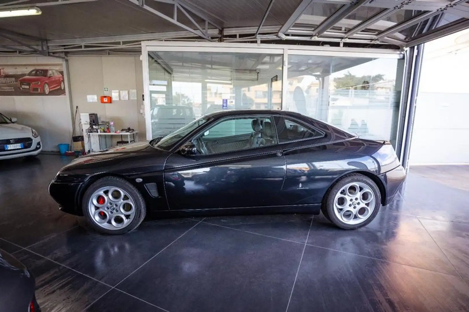 Alfa Romeo GTV 3.0i V6 24V 218 CV Luxury Negro - 2