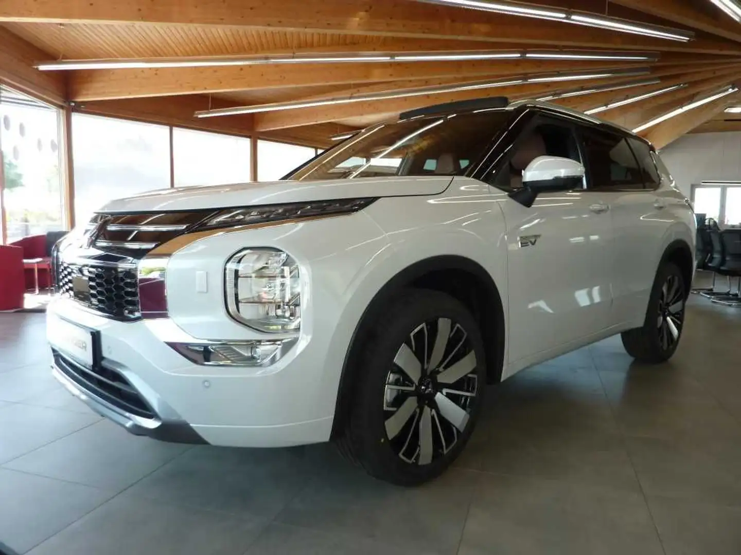 Mitsubishi Outlander 2.4 PHEV TOP Lux-Paket 306PS Wit - 1