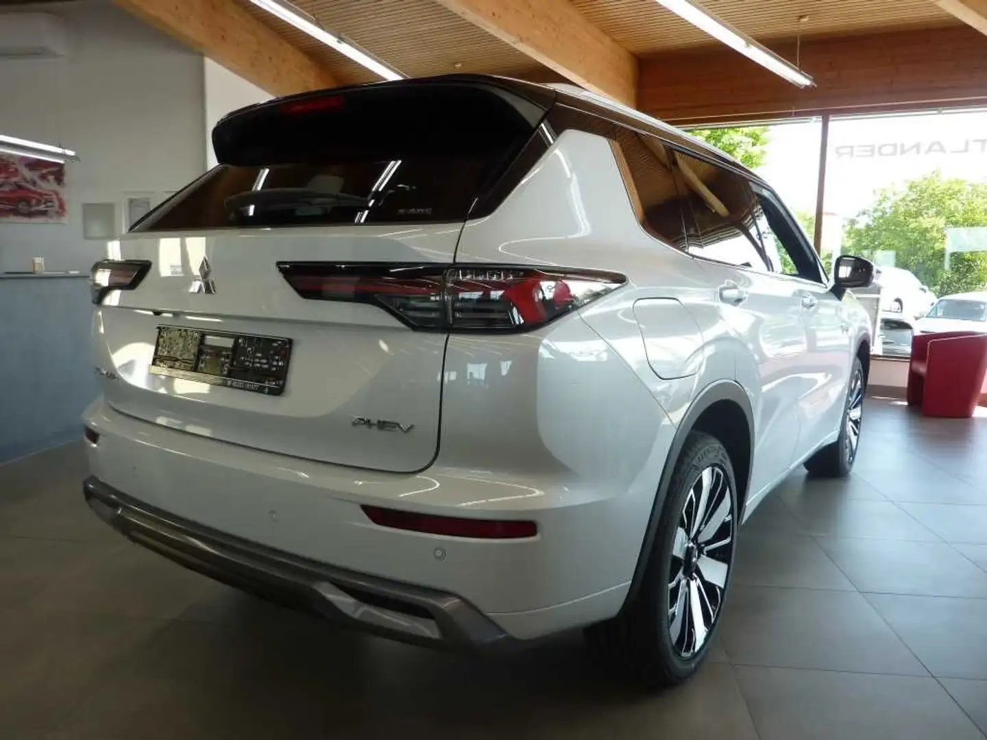 Mitsubishi Outlander 2.4 PHEV TOP Lux-Paket 306PS Wit - 2
