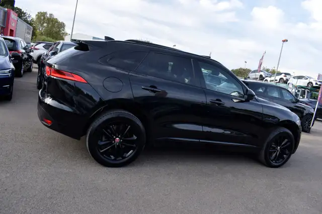 Jaguar F-Pace view 14