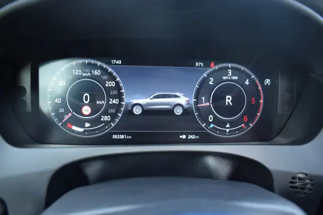 Jaguar F-Pace view 13
