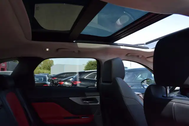 Jaguar F-Pace view 4