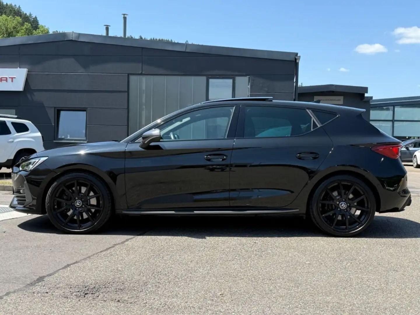 CUPRA Leon VZ 2.0 TSI DSG Navi Sound ACC Pano PLA Noir - 2