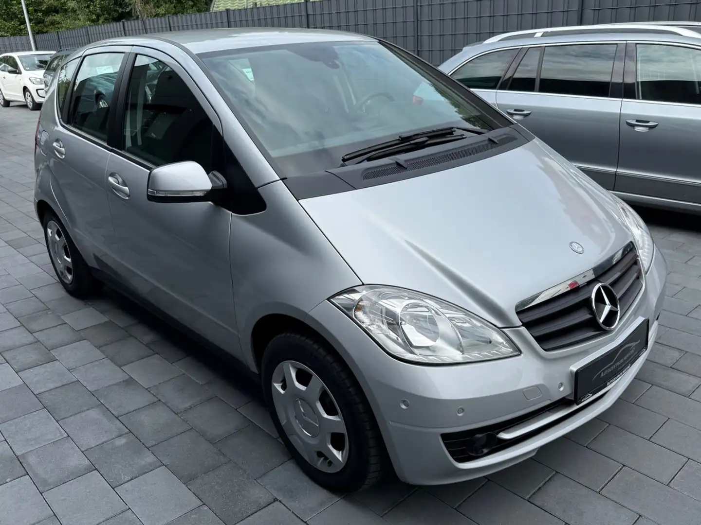 Mercedes-Benz A 160 CDI Automatik Klima PDC Tüv 05/2027 Silber - 2