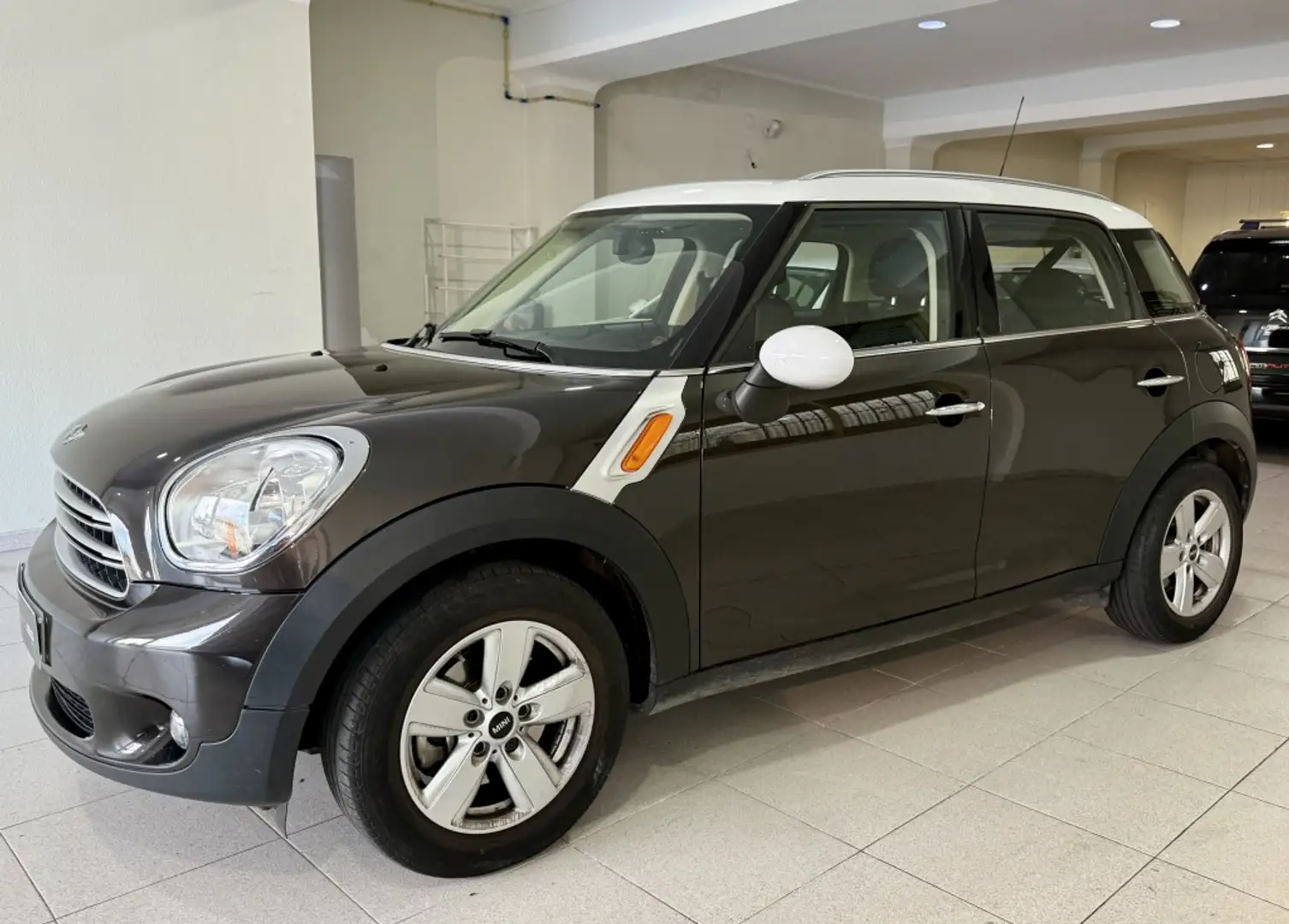 MINI Cooper Countryman D Marrón - 1