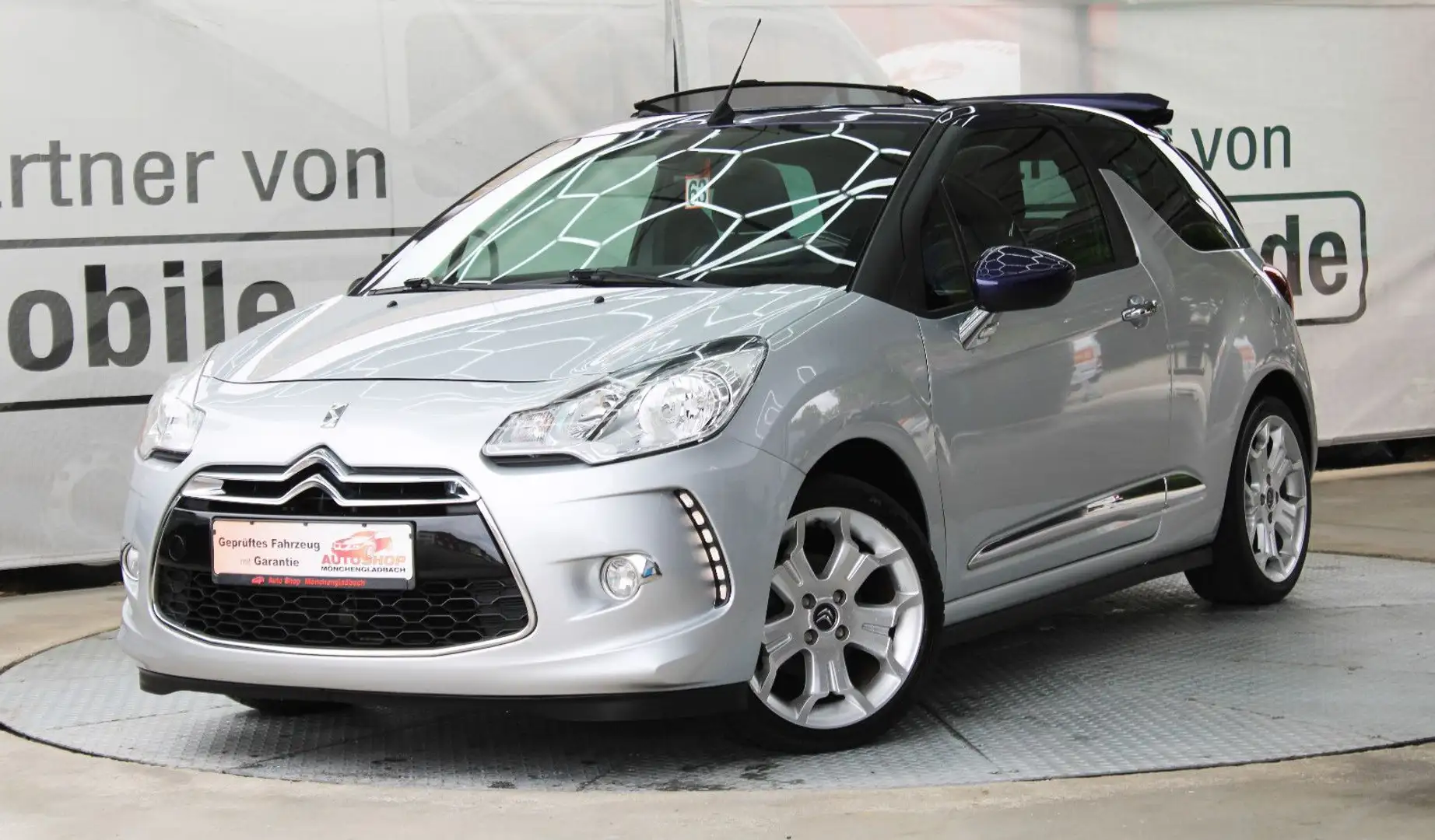 Citroen DS3 Cabrio SoChic *Inspektion Neu*Navi*LED*1.6* Silber - 1