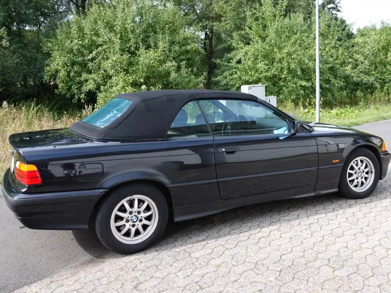 BMW 320i, foto 3