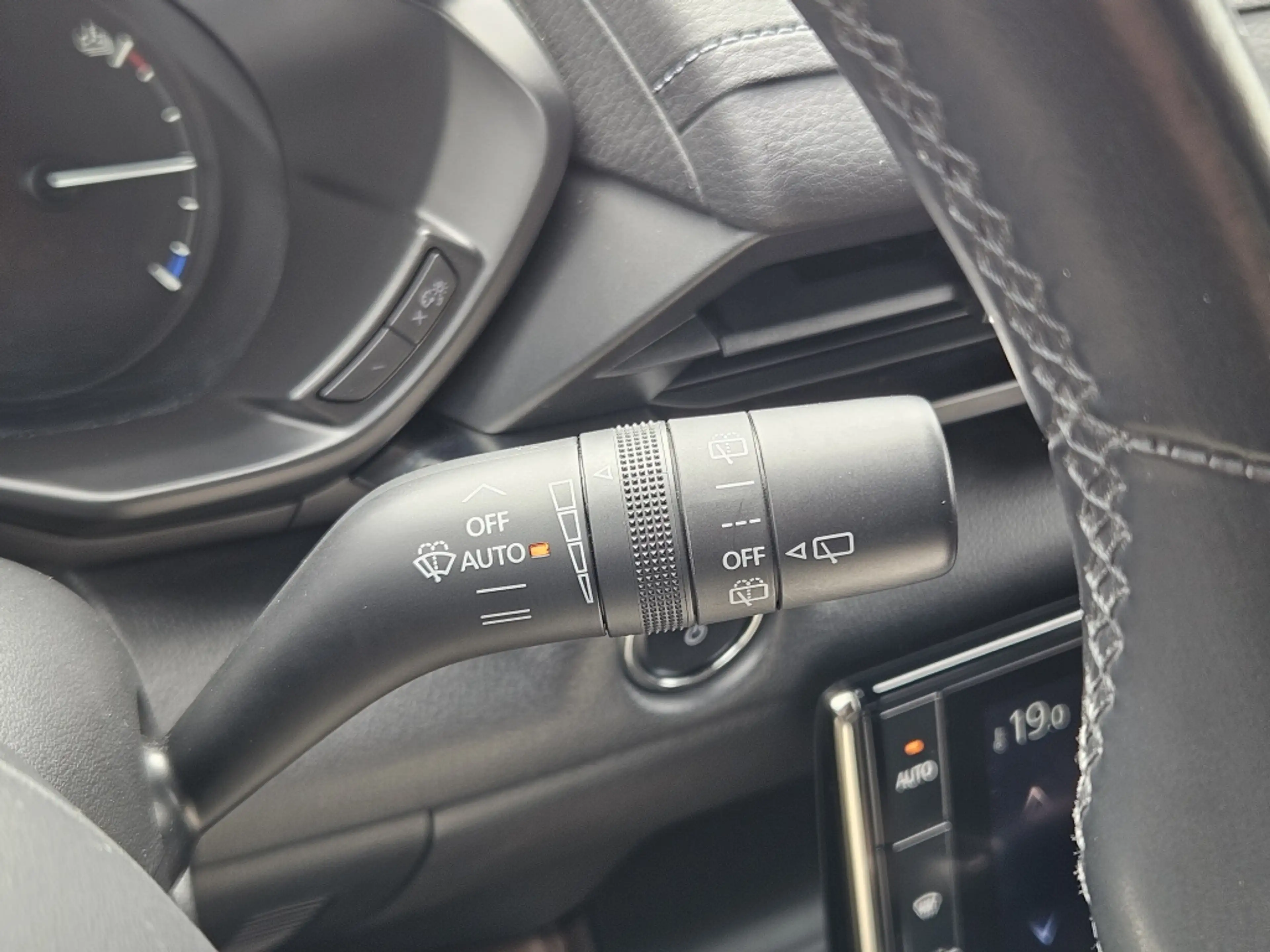Mazda MX-30 e-SkyActiv 145 Comfort / Industrieel pakket / Carp — photo 15