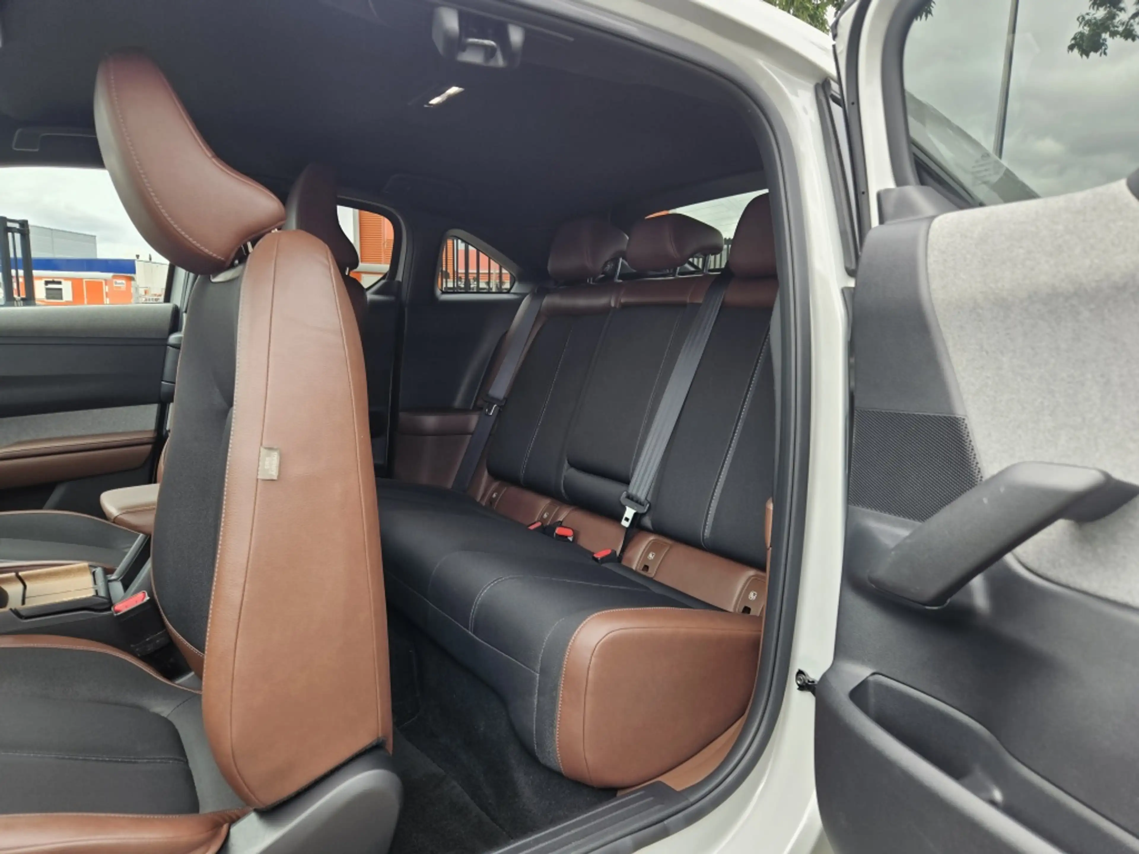 Mazda MX-30 e-SkyActiv 145 Comfort / Industrieel pakket / Carp — photo 5