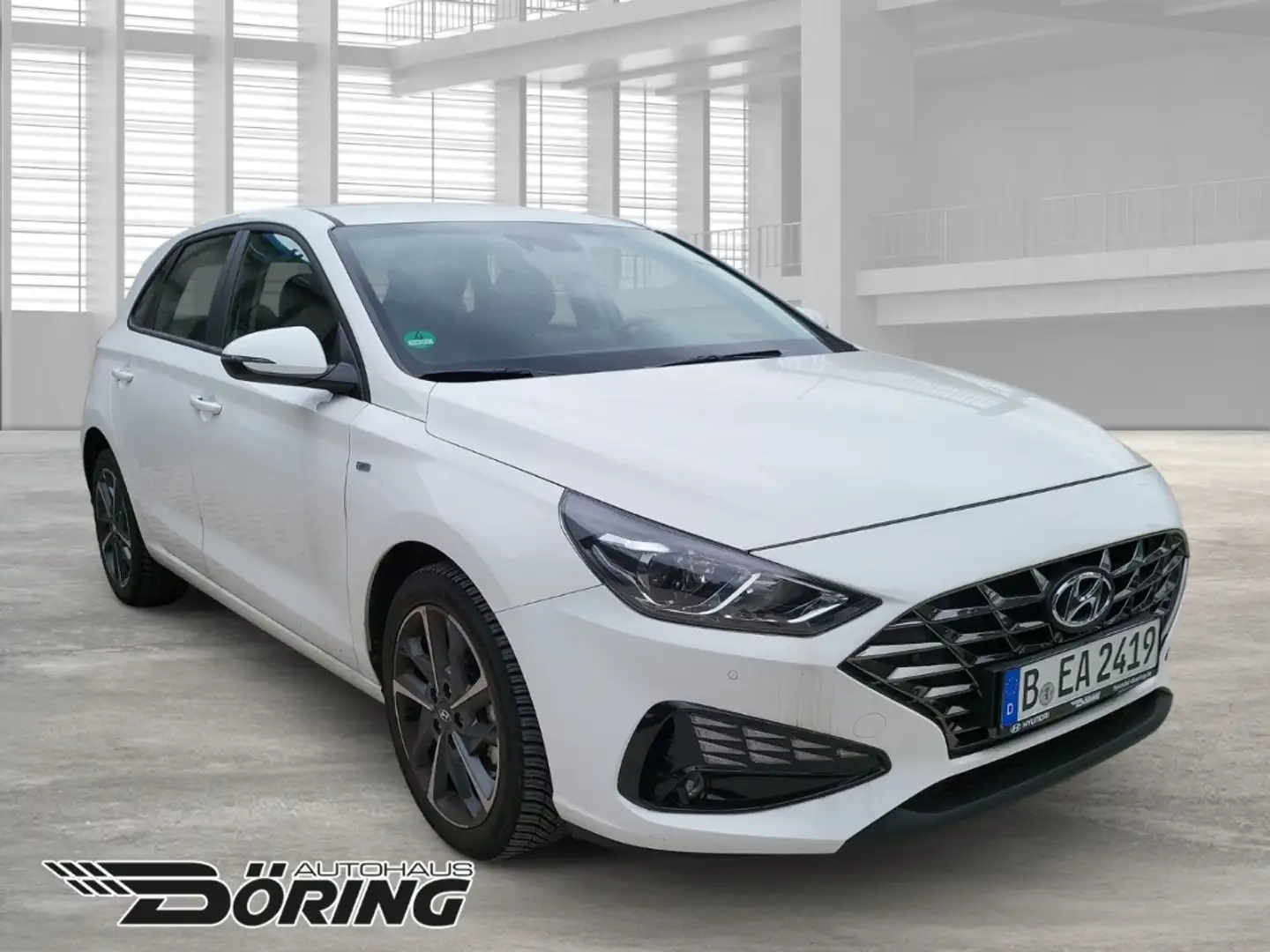 Hyundai i30 TREND 1.0 Turbo NAVIGATION Schaltwagen Weiß - 2